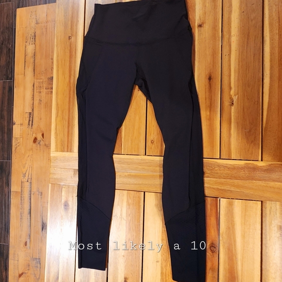Lululemon - lot of 8 crops/pants - Picture 15 of 16